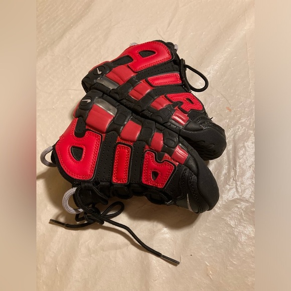 Nike - Picture 2 of 3